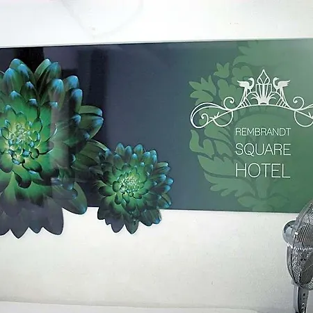 Rembrandt Square מלון *