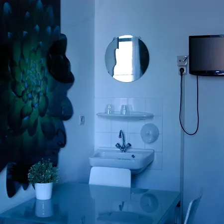 Rembrandt Square מלון *