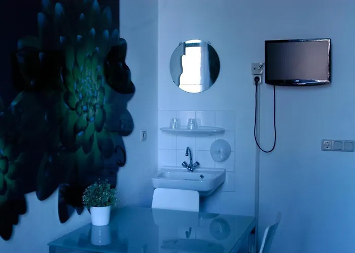 Rembrandt Square Hotel *