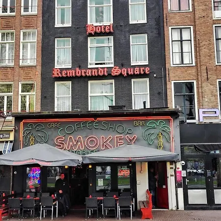 酒店 伦勃朗广场酒店 *